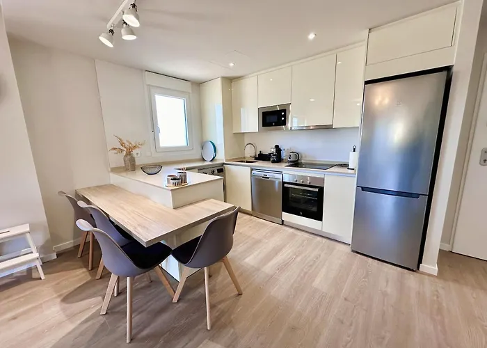 Wellingtonia Apartment